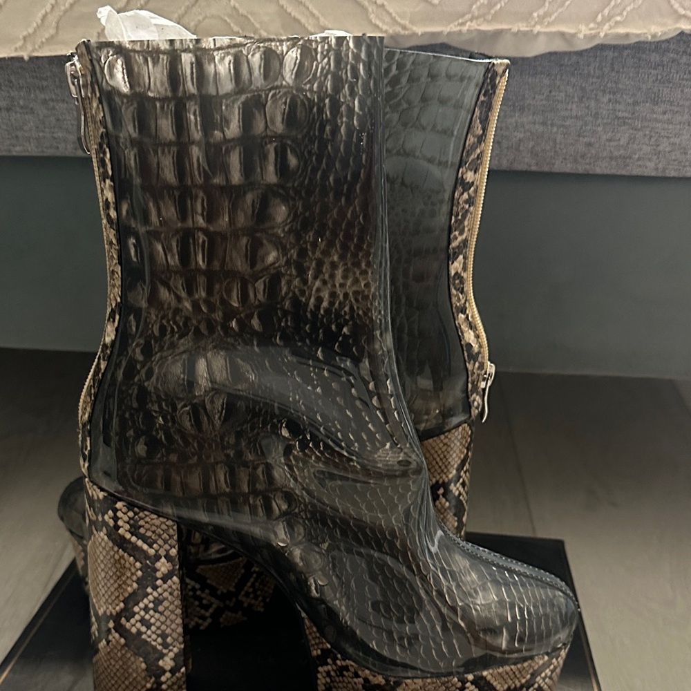 Snakeskin Patterned Heeled Boots